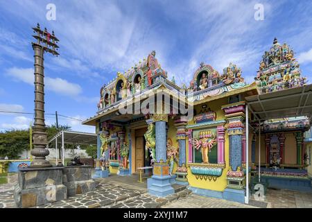 Entrée à la salle de prière du temple hindou Shri Sri Draupadi Amman Kovil Temple, Cap malheureux, Maurice, Afrique Banque D'Images