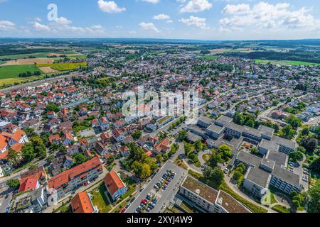 Vue sur la ville thermale d'Aulendorf dans la vallée de Schussen près de Ravensburg dans le Bade-Württemberg Banque D'Images