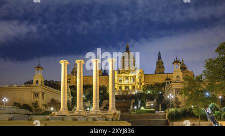 Barcelone Espagne, ville de nuit à la ligne d'horizon au Musée national d'Art de Catalogne vide personne Banque D'Images