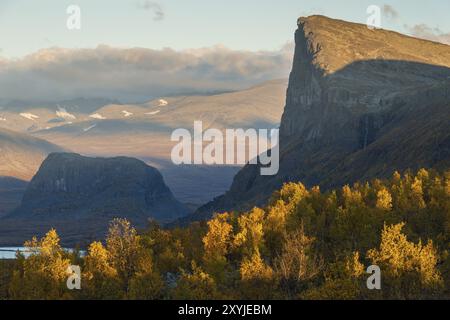 Ambiance matinale à Rapadalen, parc national de Sarek, site du patrimoine mondial de Laponie, Norrbotten, Laponie, Suède, septembre 2013, Europe Banque D'Images