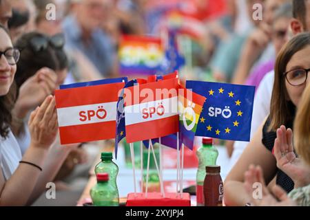 SPOE Wahlkampfauftakt zur Nationalratswahl 2024 in Linz 29.08.2024, Linz, AUT, SPOE Wahlkampfauftakt zur Nationalratswahl 2024 in Linz im Bild Fahnen Oberoesterreich *** coup d'envoi de la campagne SPOE pour l'élection du Conseil national 2024 in Linz 29 08 2024, Linz, AUT, AUT, SPOE pour l'élection du Conseil national 2024 in the Upper Flagkatz-Watwatswahl, 29 08.2024-41, Watz, 2024 Banque D'Images