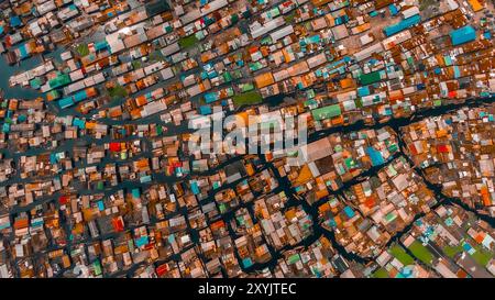 Aeriel Drone View de la communauté Makoko, à Lagos Nigeria. Il s'agit d'une colonie informelle à travers le 3ème pont continental sur la côte de Lagos Mainland w Banque D'Images