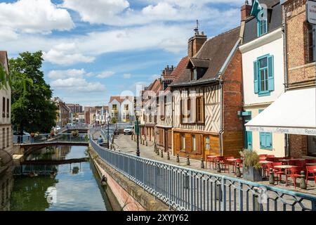 Maisons à colombages le long du canal dans le quartier Saint Leu, Amiens, somme, Picardie, France Banque D'Images