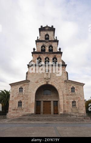 Église notre-Dame de l'Assomption de Marie à Cangas de Onis, Espagne, Europe Banque D'Images