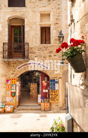 Boutique souvenirs, St Guilhem le désert, Hérault, Occitanie, France, Europe Banque D'Images