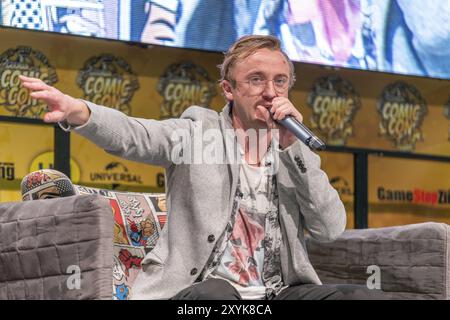 DORTMUND, ALLEMAGNE, 7 décembre 2019 : Tom Felton (*1987, acteur et chanteur anglais, Harry Potter dans le rôle de Draco Malfoy, The Flash, Origin), parle de son e. Banque D'Images