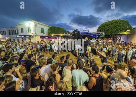 Jaleo, danse traditionnelle avec des chevaux, originaire du XIVe siècle, festivals de Sant Lluis, Minorque, îles baléares, Espagne, Europe Banque D'Images