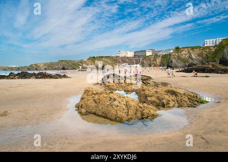 Marée basse sur GT Great Western Beach vue depuis la plage de Towan à Newquay en Cornouailles au Royaume-Uni. Banque D'Images