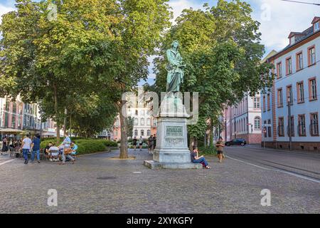 Osteiner Hof et fontaine de carnaval sur Schillerplatz à Mayence, Rhénanie-Palatinat, Allemagne, Europe Banque D'Images