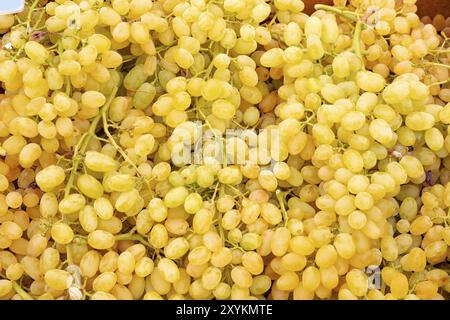 Raisins mûrs à un décrochage en Grèce Banque D'Images