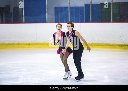 BERLIN, ALLEMAGNE, 11 OCTOBRE : Katharina Mueller et Tim Dieck au concours de danse sur glace le 11 octobre 2014 à Berlin, Allemagne. Toutes les plages sont comprises entre Banque D'Images