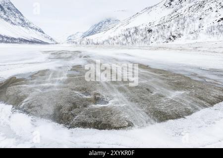 Paysage dans la vallée Visttasvaggi (Vistasdalen), Kebnekaisefjaell, Norrbotten, Laponie, Suède, mars 2013, Europe Banque D'Images