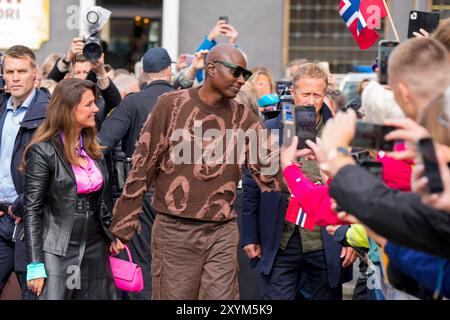 Ålesund 20240830. La princesse Märtha Louise et Durek Verret arrivent sur les bateaux qui les transporteront à leur célébration de mariage à Geiranger. Samedi, Märtha Louise et Durek Verrett se marient à l’Hôtel Union de Geiranger. Photo : Heiko Junge / NTB Banque D'Images
