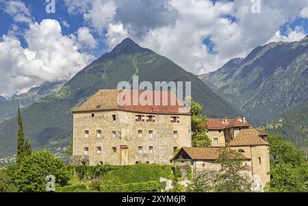 Château de Schenna près de Meran, le Tyrol du Sud Banque D'Images