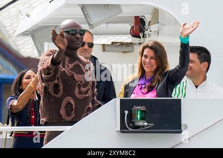 Ålesund 20240830. La princesse Märtha Louise et Durek Verret arrivent sur les bateaux qui les transporteront à leur célébration de mariage à Geiranger. Samedi, Märtha Louise et Durek Verrett se marient à l’Hôtel Union de Geiranger. Photo : Heiko Junge / NTB Banque D'Images