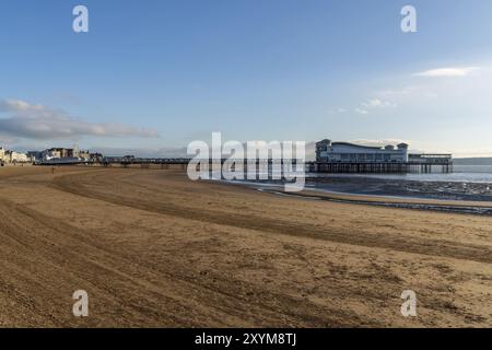 Weston-super-Mare, North Somerset, Angleterre, Royaume-Uni, octobre 04, 2018 : vue sur la plage et le Grand Pier Banque D'Images