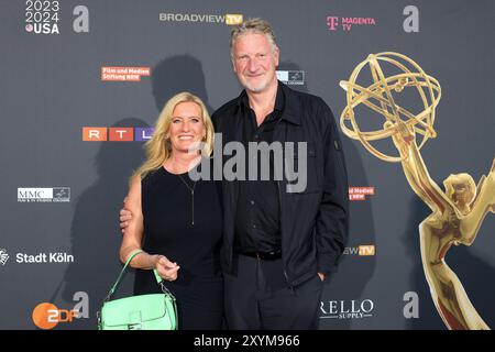 Claudia Kleinert und ihr Ehemann Michael Souvignier beim cocktail Empfang zur demi-finale Round of Judging der 52. International Emmy Awards auf Schlos Banque D'Images