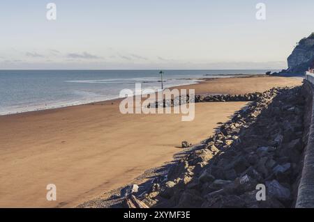 La plage de Blue Anchor, Somerset, Angleterre, Royaume-Uni, regardant le canal de Bristol Banque D'Images