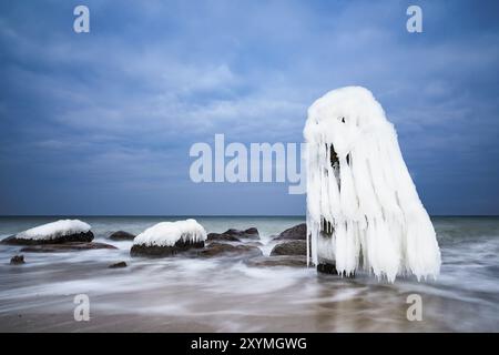 Hiver sur la côte de la mer Baltique près de Kuehlungsborn Banque D'Images