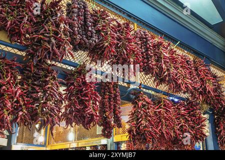 Paprika Chili épices dans le Grand marché Hall (Central Market Hall), Budapest Hongrie Banque D'Images