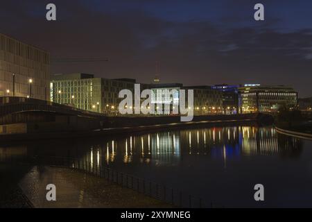 Sur la Spree à Berlin le matin Banque D'Images