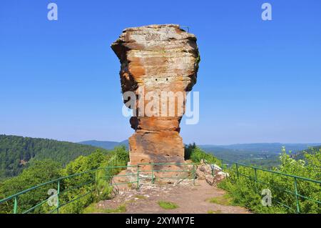 Burgruine Drachenfels im Dahner Felsenland, château en ruine Drachenfels à Dahn Rockland, Allemagne, Europe Banque D'Images