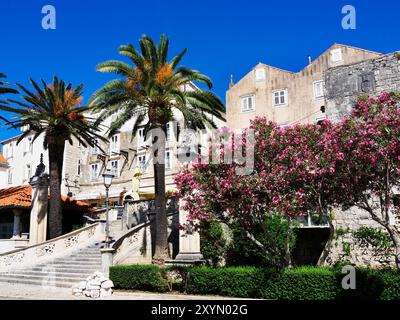 Étapes menant à la porte de la mer dans la vieille ville Korcula ville Korcula Dalmatie Croatie Banque D'Images