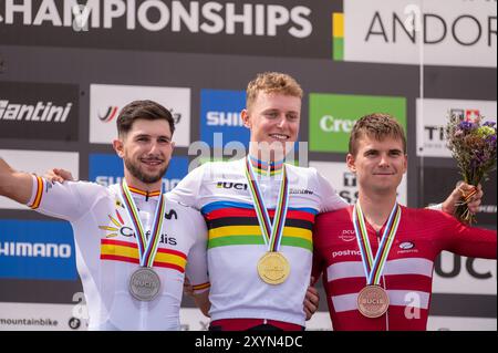 PAL Arinsal, Andorre : août 30 2024 : Nicolas Philipsen du DANEMARK, Nicolas Franco d'ESPAGNE et Henrique Hougs du DANEMARK célèbrent sur le podium c Banque D'Images