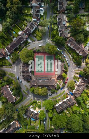 Harborne, Birmingham, 30 août 2024. Le Circle Tennis Club à Harborne est unique car il se trouve dans un rond-point entouré d'un domaine de logement verdoyant. Le club date de 1918. Il a été construit à l'origine comme le village de Moor Pool Estate vert aux Hears of the Circle et a été utilisé pour des festivités et des occasions spéciales. Photo par crédit : arrêter presse Media/Alamy Live News Banque D'Images