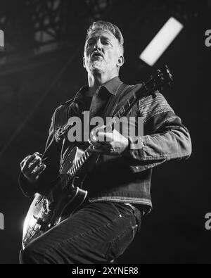 BARCELONE, ESPAGNE - juin 26 : Queens of the Stone Age (groupe de rock américain) sur scène au Poble Espanyol le 26 juin 2024. Banque D'Images