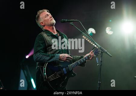 BARCELONE, ESPAGNE - juin 26 : Queens of the Stone Age (groupe de rock américain) sur scène au Poble Espanyol le 26 juin 2024. Banque D'Images