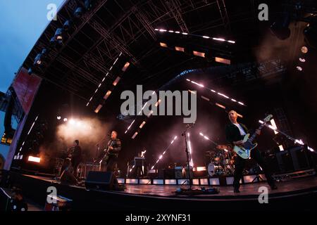 BARCELONE, ESPAGNE - juin 26 : Queens of the Stone Age (groupe de rock américain) sur scène au Poble Espanyol le 26 juin 2024. Banque D'Images