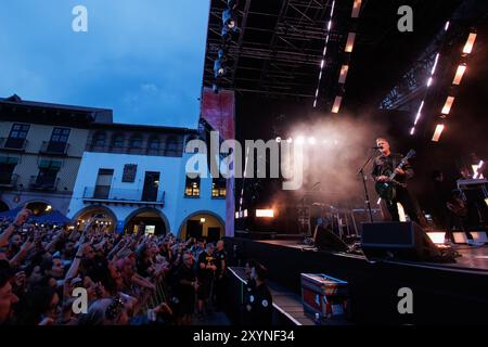 BARCELONE, ESPAGNE - juin 26 : Queens of the Stone Age (groupe de rock américain) sur scène au Poble Espanyol le 26 juin 2024. Banque D'Images