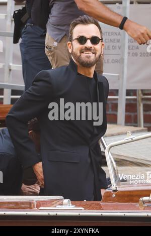 Venezia Lido, Italie. 28 août 2024. Justin Theroux arrive au photocall de Beetlejuice Beetlejuice lors du 81e Festival International du film de Venise à Venezia Lido, Italie, le 28 août 2024 (photo par Alessandro Bremec/NurPhoto) crédit : NurPhoto SRL/Alamy Live News Banque D'Images