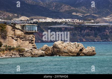 Balcon de Europa, balcon de l'Europe dans la ville de Nerja sur la Costa del sol, Andalousie, Espagne, Europe Banque D'Images