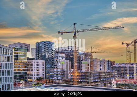 Oslo Norvège, horizon de la ville au lever du soleil dans le quartier des affaires et Barcode Project Banque D'Images