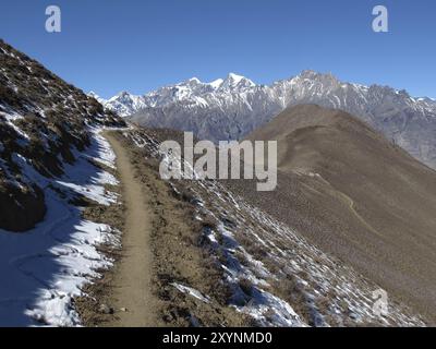 Sentier pédestre de Muktinath à Jomosom, scène d'automne Banque D'Images