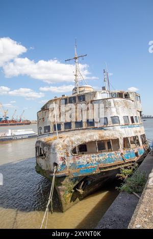 Naufrage DU MV Royal Iris à Charlton London sur la Tamise. Le 21 juin 1977, Royal Iris porte la reine Elizabeth II lors de son jubilé d'argent. Banque D'Images