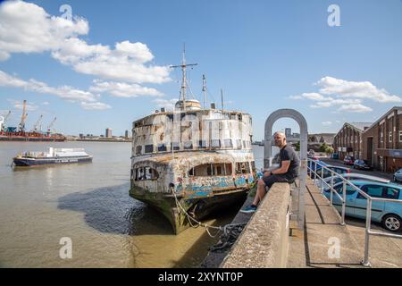 Naufrage DU MV Royal Iris à Charlton London sur la Tamise. Le 21 juin 1977, Royal Iris porte la reine Elizabeth II lors de son jubilé d'argent. Banque D'Images