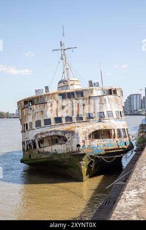 Naufrage DU MV Royal Iris à Charlton London sur la Tamise. Le 21 juin 1977, Royal Iris porte la reine Elizabeth II lors de son jubilé d'argent. Banque D'Images