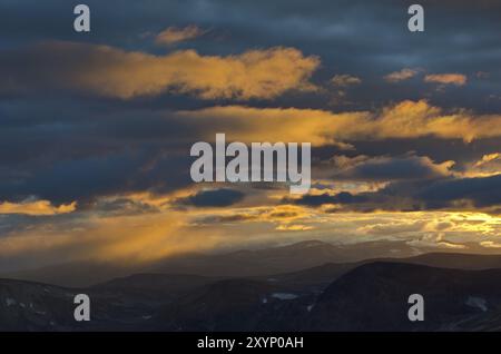 Ambiance légère du soir dans le parc national de Dovrefjell-Sunndalsfjella, Oppland Fylke, Norvège, septembre 2011, Europe Banque D'Images