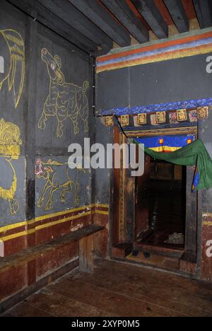 Les peintures anciennes à l'intérieur du Dzong, Trashigang, East Bhoutan Banque D'Images