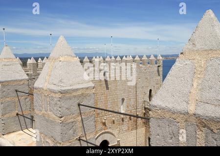 Détail du château du Pape Luna à Peniscola, Province de Valence, Espagne. Dans ce château vécut le dernier pape après le schisme occidental de Rome, Benoît X. Banque D'Images