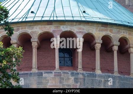 Speyerer Dom : Restaurierung der Osttürme beginnt - Letzter Blick ohne Gerüst , Deutschland, Rhénanie-Palatinat, Speyer, Dom in Speyer, 30.08.2024, Der Speyerer Dom War heute voraussichtlich das letzte mal ohne Gerüst zu sehen. In Kürze beginnt die bis zu fünf Jahre dauernde Restaurierung der Osttürme. Die Bilderserie umfasst auch Detailaufnahmen. *** Cathédrale de Speyer restauration des tours est commence dernière vue sans échafaudage , Allemagne, Rhénanie-Palatinat, Speyer, Cathédrale de Speyer, 30 08 2024, aujourd'hui était probablement la dernière fois que la cathédrale de Speyer pouvait être vue sans échafaudage de la RES Banque D'Images