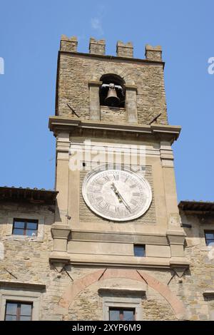 Détail de la tour de l'horloge du XIIIe siècle de la mairie de Cortona dans la province d'Arezzo, Toscane, Italie, Europe Banque D'Images