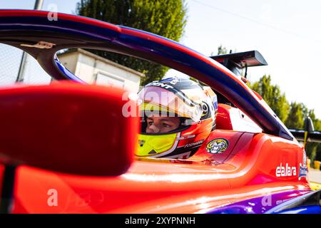 Monza, Italie. 30 août 2024. FORNAROLI Leonardo (ita), Trident, Dallara F3 2019, portrait lors de la 10ème manche du Championnat FIA de formule 3 2024 du 30 août au 1er septembre 2024 sur l'Autodromo Nazionale Monza, à Monza, Italie - photo Sebastian Rozendaal/Agence photo néerlandaise/DPPI crédit : DPPI Media/Alamy Live News Banque D'Images