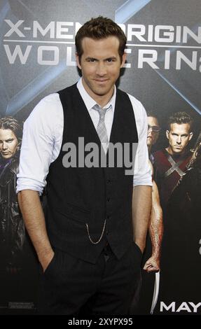 Ryan Reynolds à la première de 'X-Men Origins : Wolverine' à Los Angeles au Grauman's Chinese Theatre à Hollywood le 28 avril 2009. Crédit : Banque D'Images