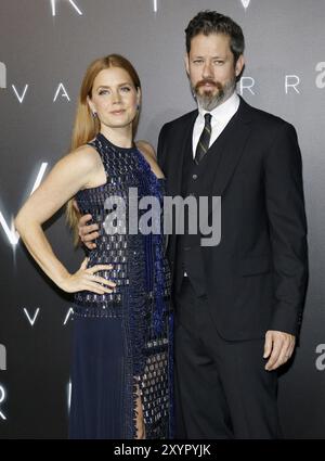 Amy Adams et Darren le Gallo lors de la première de 'Arrival' à Los Angeles au Regency Village Theater à Westwood, États-Unis, le 6 novembre 2016 Banque D'Images