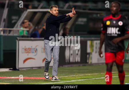 Den Haag, pays-Bas. 30 août 2024. DEN HAAG, PAYS-BAS - AOÛT 30 : L'entraîneur Ruben den UIL de l'Excelsior Rotterdam entraîne ses joueurs lors du match néerlandais Keuken Kampioen Divisie entre ADO Den Haag et Excelsior Rotterdam au Bingoal Stadion le 30 août 2024 à Den Haag, aux pays-Bas. (Photo de Hans van der Valk/Orange Pictures) crédit : Orange pics BV/Alamy Live News Banque D'Images