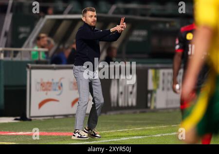 Den Haag, pays-Bas. 30 août 2024. DEN HAAG, PAYS-BAS - AOÛT 30 : L'entraîneur Ruben den UIL de l'Excelsior Rotterdam entraîne ses joueurs lors du match néerlandais Keuken Kampioen Divisie entre ADO Den Haag et Excelsior Rotterdam au Bingoal Stadion le 30 août 2024 à Den Haag, aux pays-Bas. (Photo de Hans van der Valk/Orange Pictures) crédit : Orange pics BV/Alamy Live News Banque D'Images